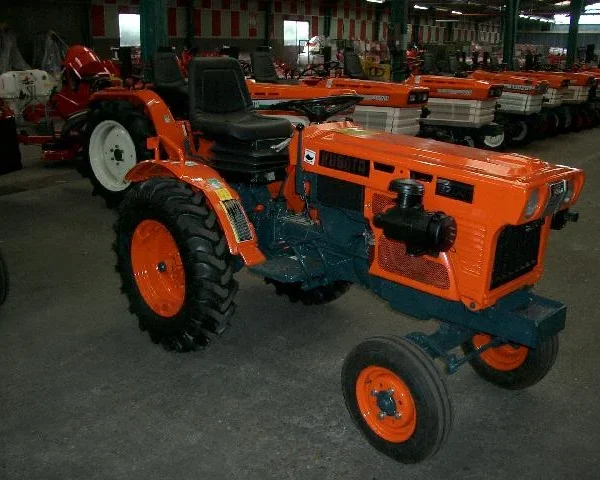 Microtracteur Kubota B7001 diesel 14 CV – usage agricole