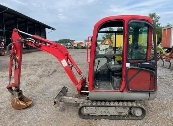 Mini-pelle Bobcat E16 diesel 1,5 t - travaux compacts