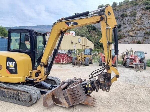 Mini pelle Caterpillar 305E2 diesel 5T – 3 godets – Travaux agricoles