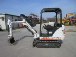Mini-pelle Bobcat 320 diesel 1,5 t pour travaux compacts – Image 2