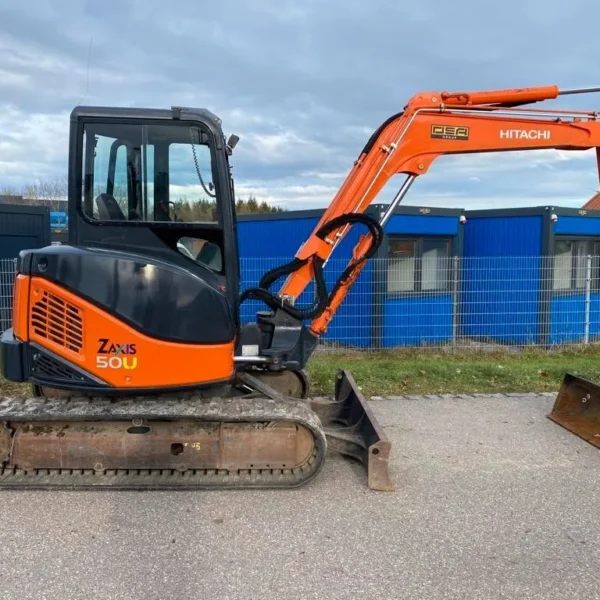 Mini pelle Hitachi ZX50 diesel 4.5T – 3 godets – cabine fermée