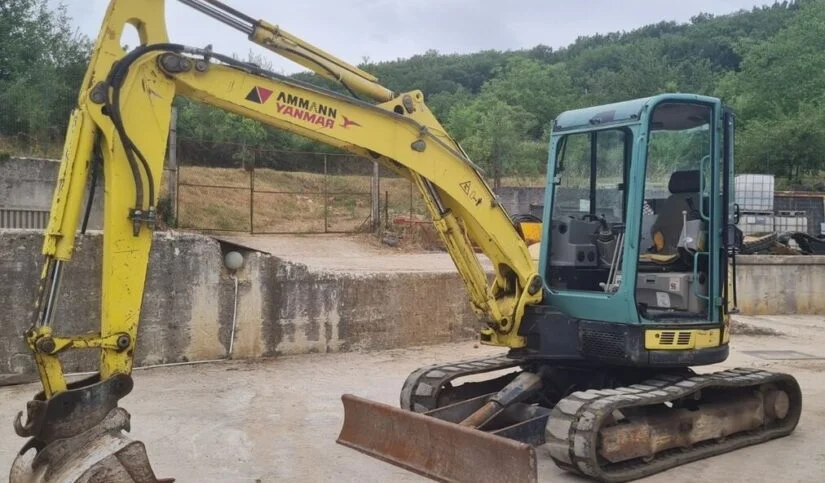 a1-7.webp Mini-pelle Yanmar ViO57U diesel 5,2T – Cabine climatisée – Image 1