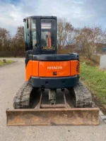 Mini pelle Hitachi ZX50 diesel 4.5T – 3 godets – cabine fermée – Image 3