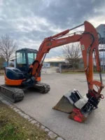 Mini pelle Hitachi ZX50 diesel 4.5T – 3 godets – cabine fermée – Image 7