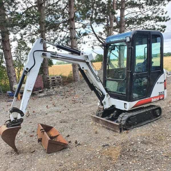 Mini-pelle Bobcat 322G diesel 1,6 t pour travaux agricoles et TP