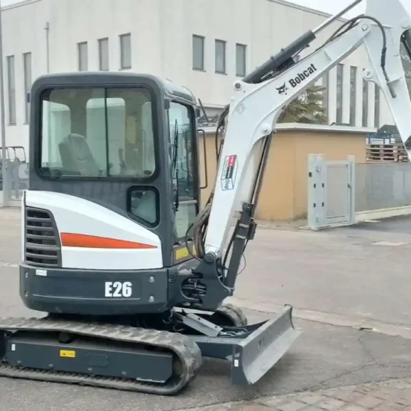 Mini-pelle Bobcat E26 diesel 2,64 t - travaux TP et agricoles