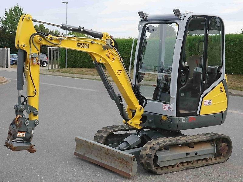 aiease_1758840257498.jpg Mini-pelle Wacker Neuson ET24 diesel 2,33T – TP – Image 1
