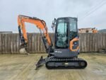 Mini pelle Doosan DX27Z-7 diesel 2.7T – 3 godets – Travaux agricoles