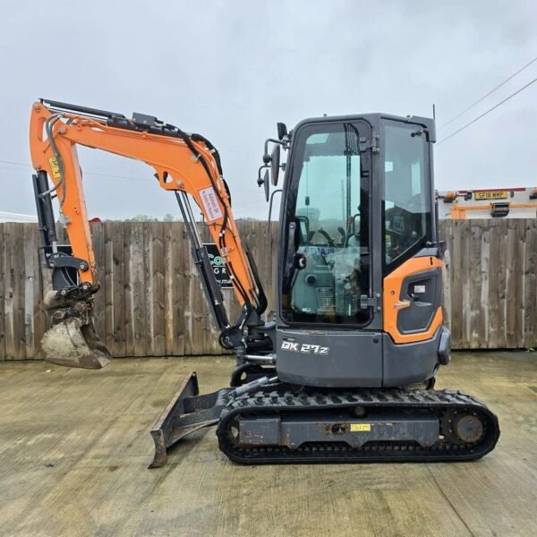 Mini pelle Doosan DX27Z-7 diesel 2.7T – 3 godets – Travaux agricoles
