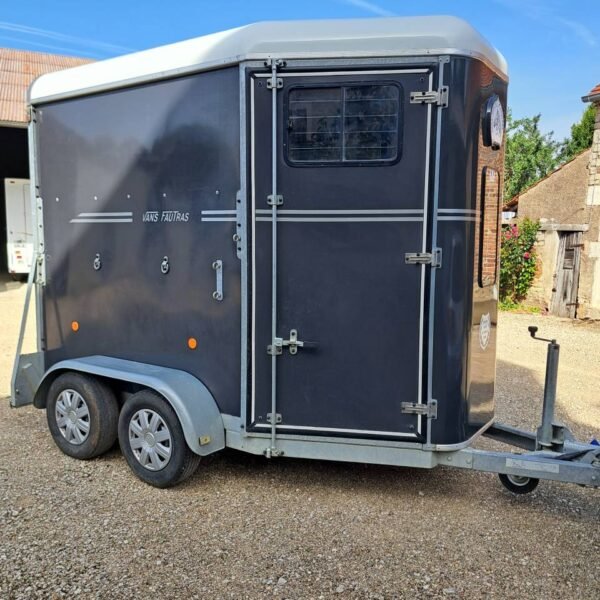 Van chevaux Fautras Provan Premium 2 chevaux – charge 2000 kg