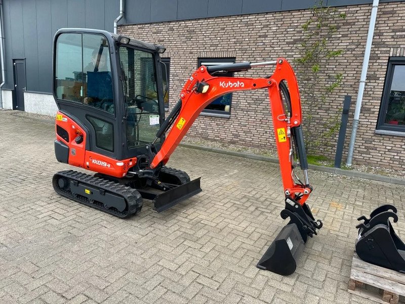 h6 Mini pelle Kubota KX019-4 diesel 1.86T – TP – Image 1