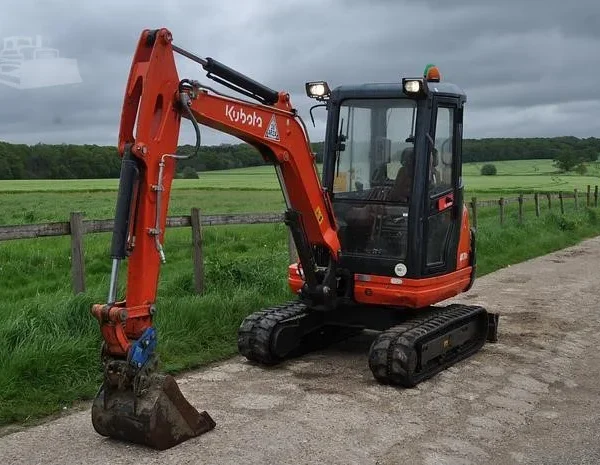 Mini pelle Kubota KX71-3 diesel 2,97T – TP et travaux agricoles