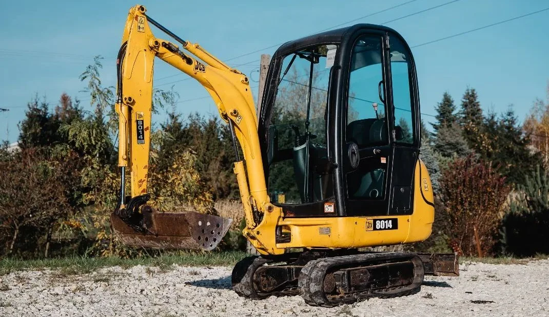 j1.webp Mini pelle JCB 8014 diesel 1.48T – 3 godets – TP – Image 1