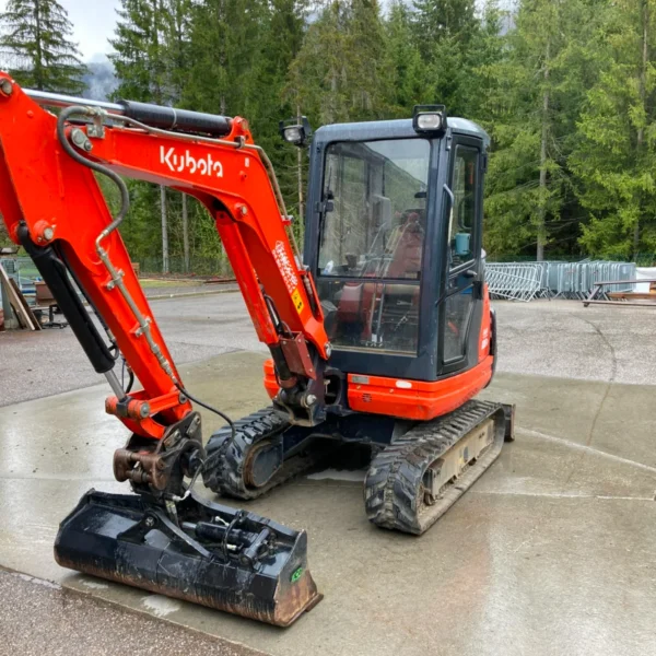 Mini pelle Kubota KX61.3 diesel 2,6T  – TP et travaux agricoles