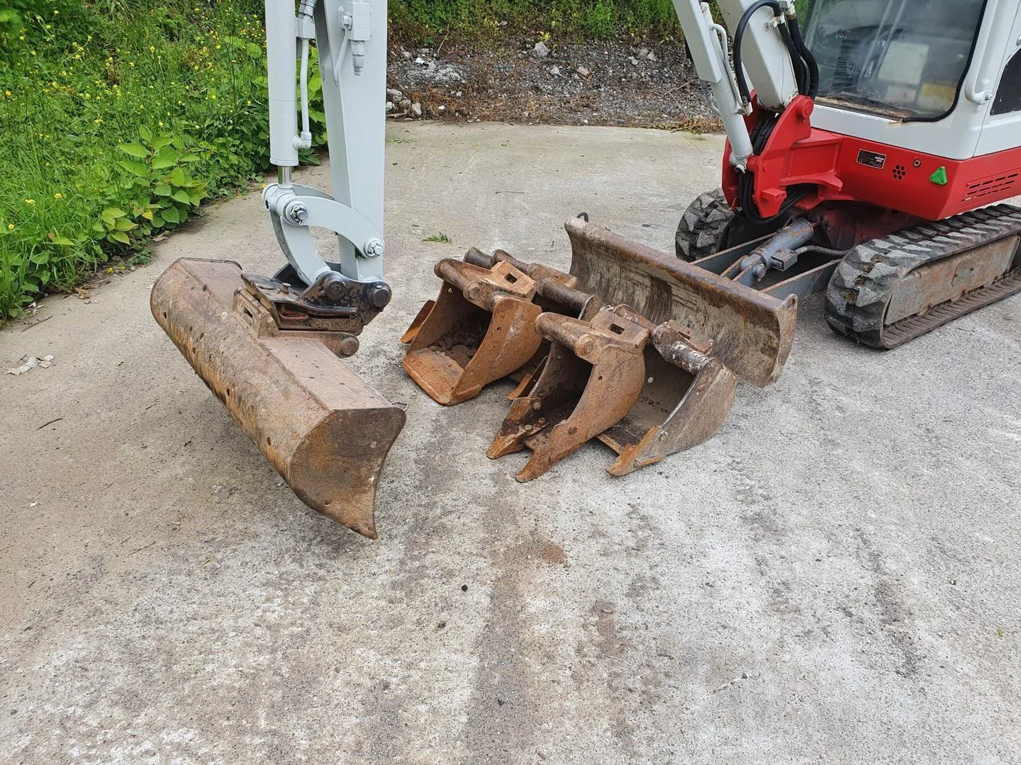 tak2-1.webp Mini-pelle Takeuchi TB014 diesel 1,5T – TP – Image 1