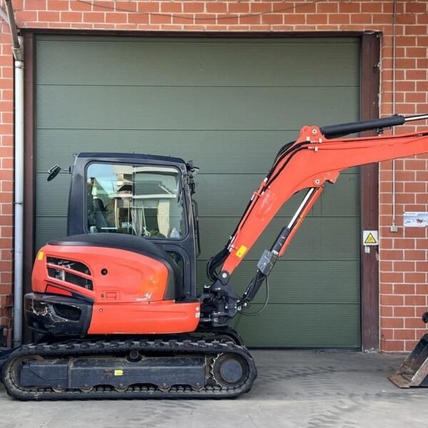 Mini pelle Kubota KX057-4 diesel 5,5T – TP et travaux agricoles