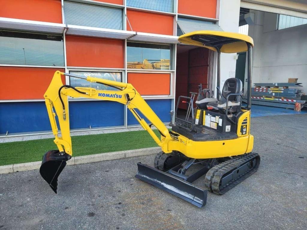 w2.jpg Mini pelle Komatsu PC 18 MR2 diesel 1.9T – TP – Image 1