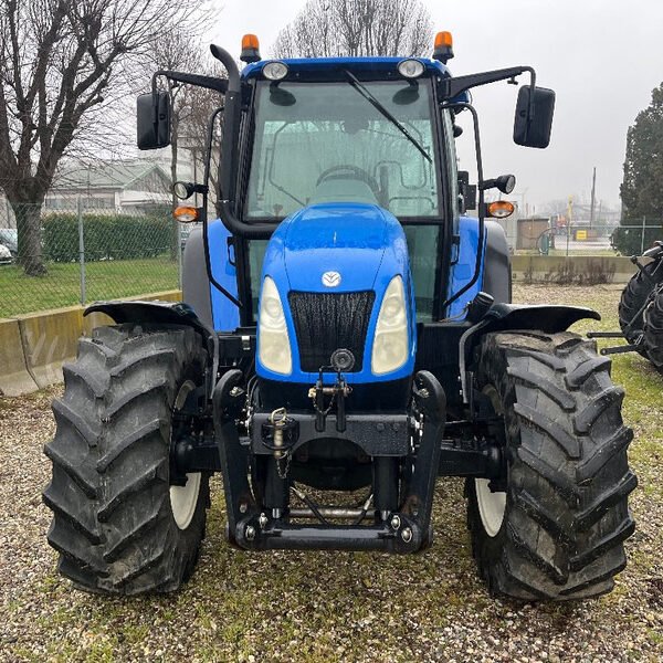 Tracteur NEW HOLLAND T5050 diesel 4x4 – usage agricole
